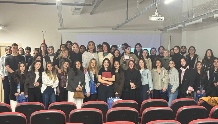 Eczane Hizmetlerinde Mesleki Uygulamalar ve Kariyer Planlama Süreçleri